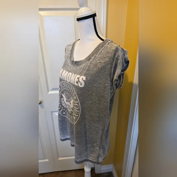 RAMONES VINTAGE T SHIRT, SIZE XXL - Picture 3 of 10